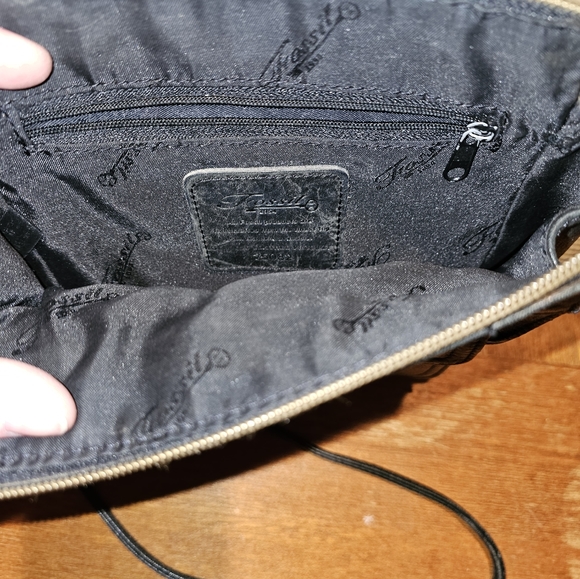 Vintage Fossil Black Leather Crossbody purse - Picture 3 of 10